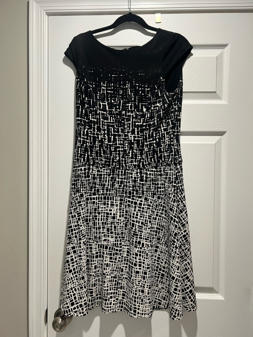 Anne Klein Black and White Patterned Midi Dress